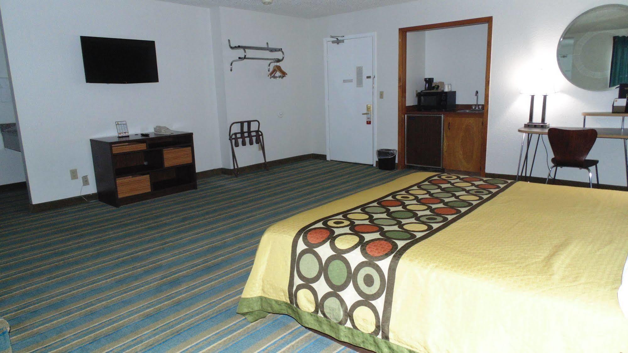 Super 8 By Wyndham Sapulpa/Tulsa Area Motell Glenpool Exteriör bild